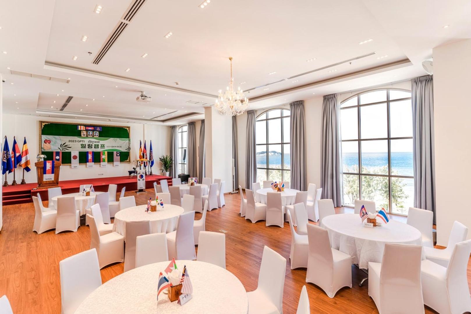 Sea Breeze Hotel & Villa Сиануквиль Экстерьер фото