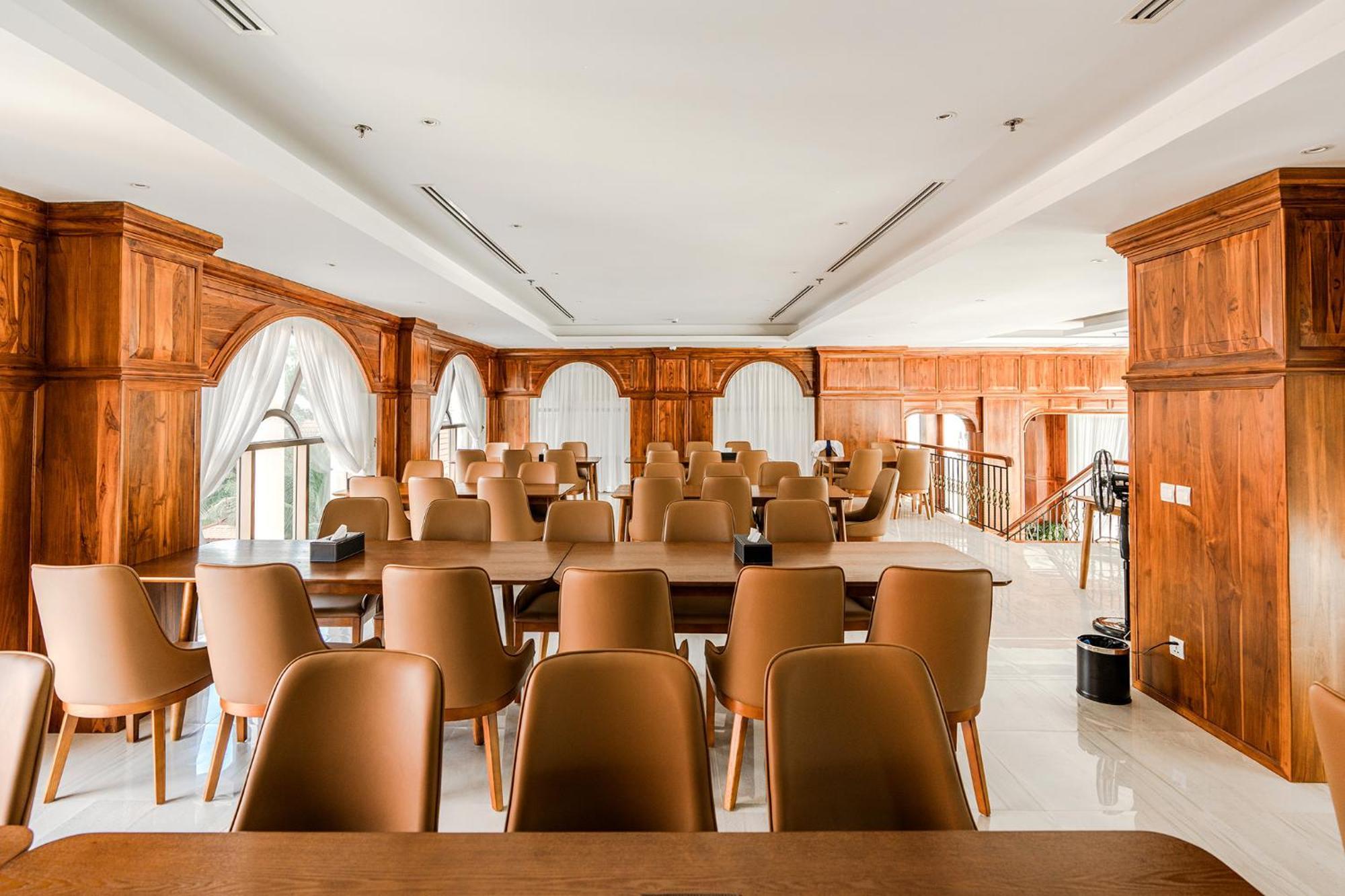 Sea Breeze Hotel & Villa Сиануквиль Экстерьер фото