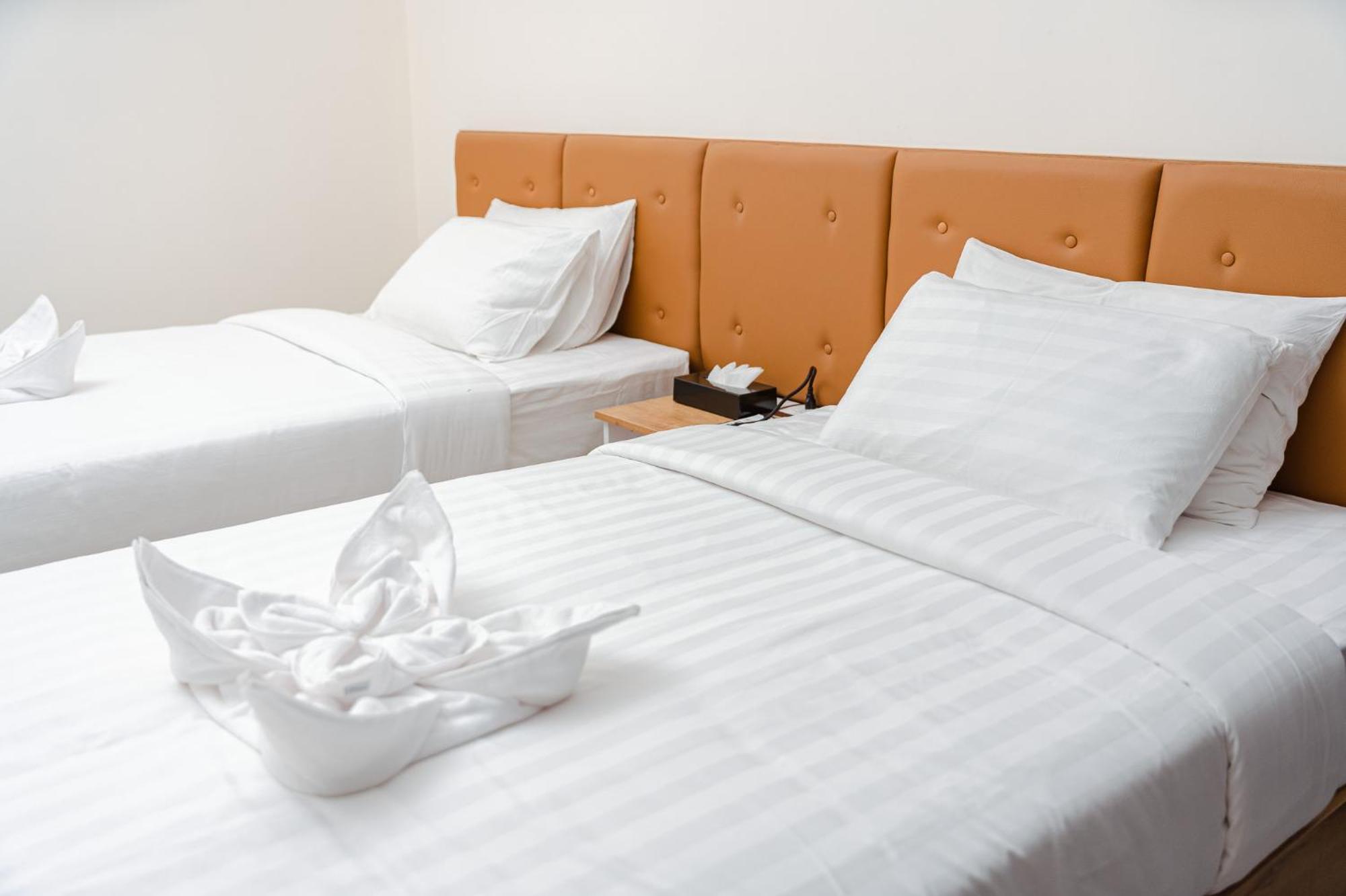 Sea Breeze Hotel & Villa Сиануквиль Экстерьер фото
