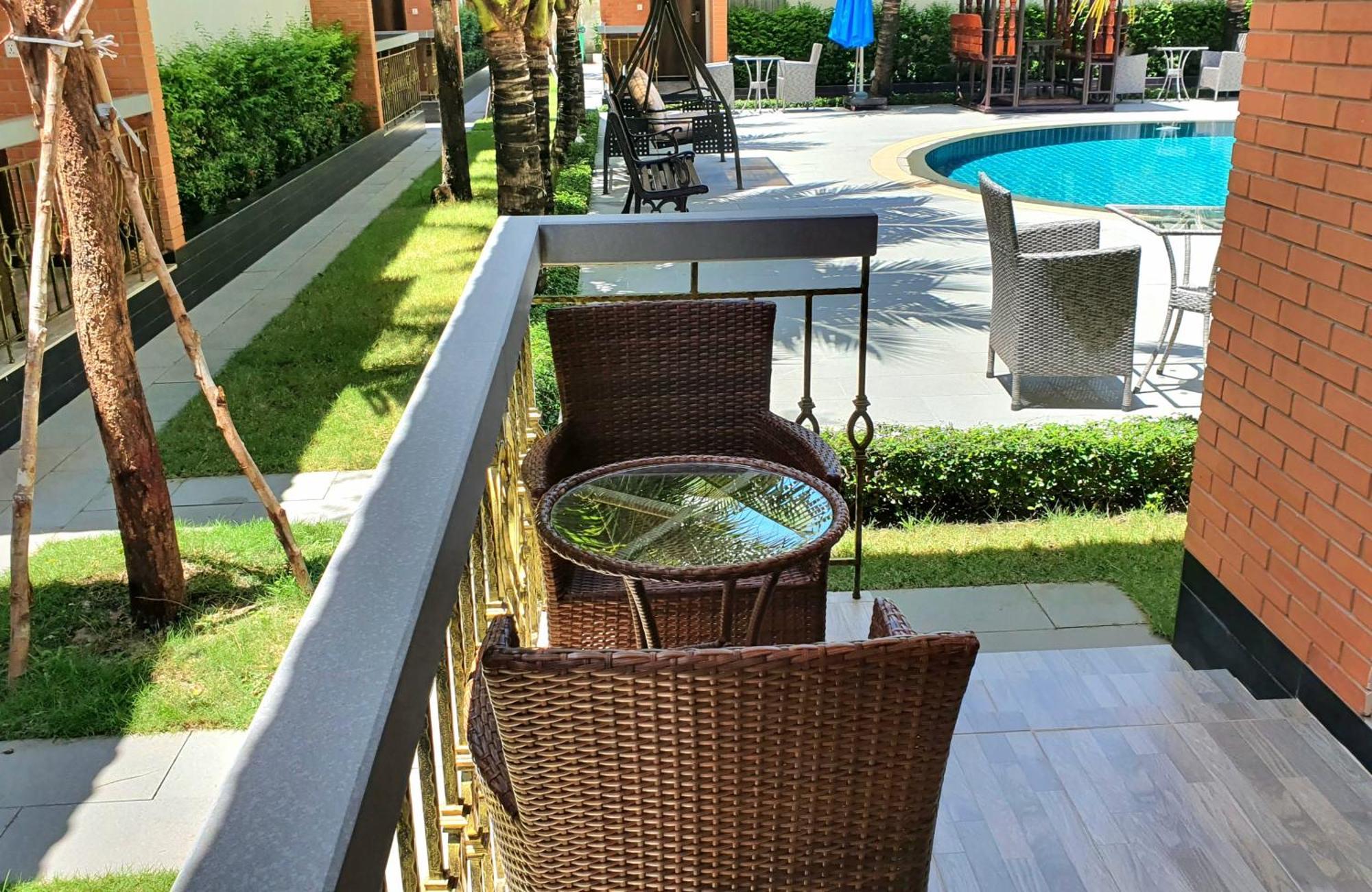Sea Breeze Hotel & Villa Сиануквиль Экстерьер фото