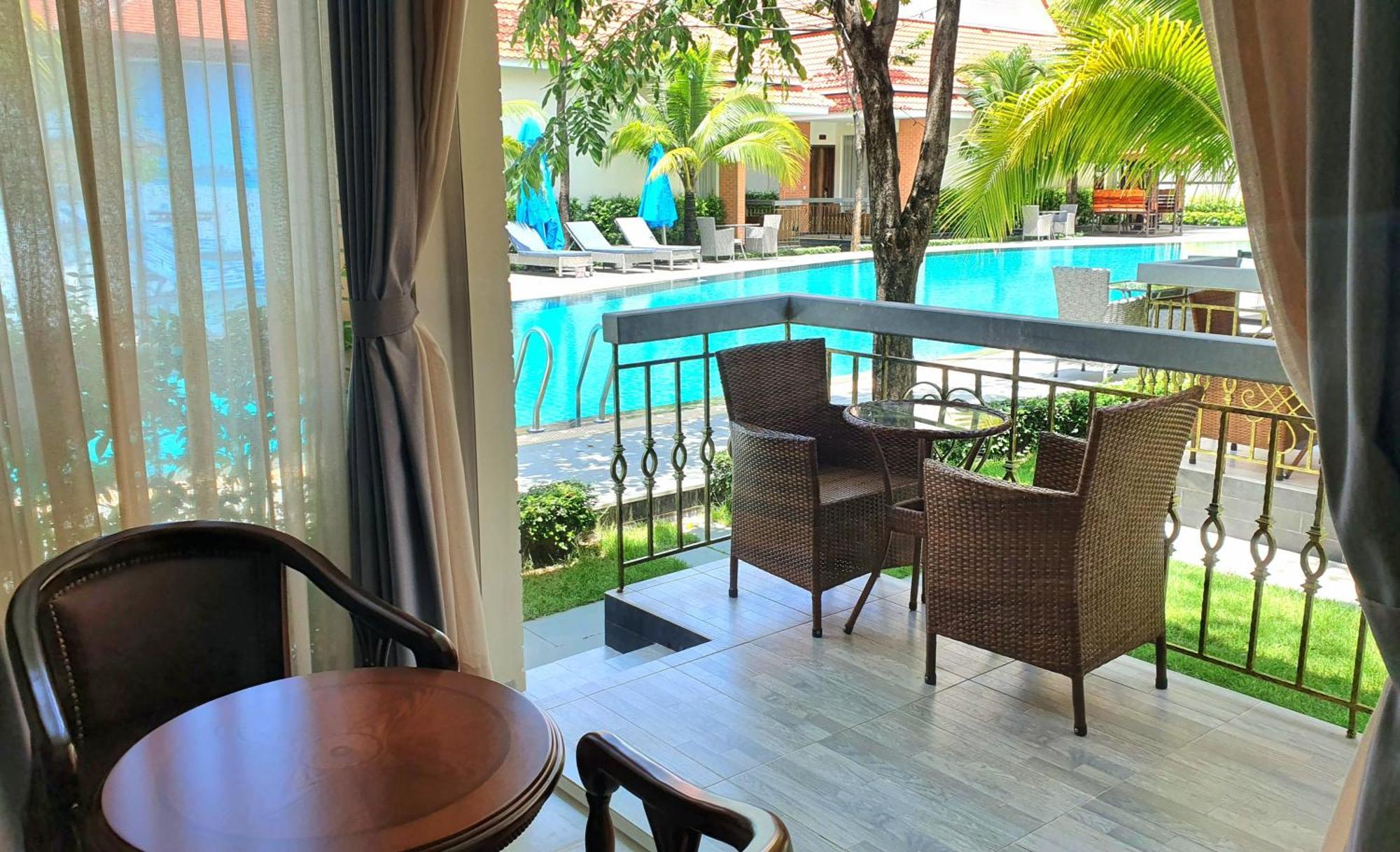 Sea Breeze Hotel & Villa Сиануквиль Экстерьер фото